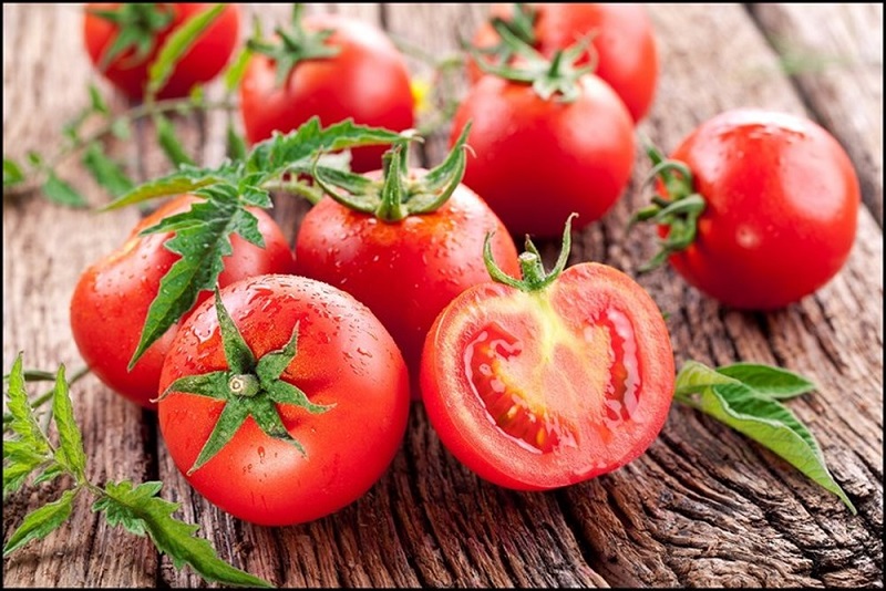Trị mụn lưng bằng cà chua ( nguồn internet)